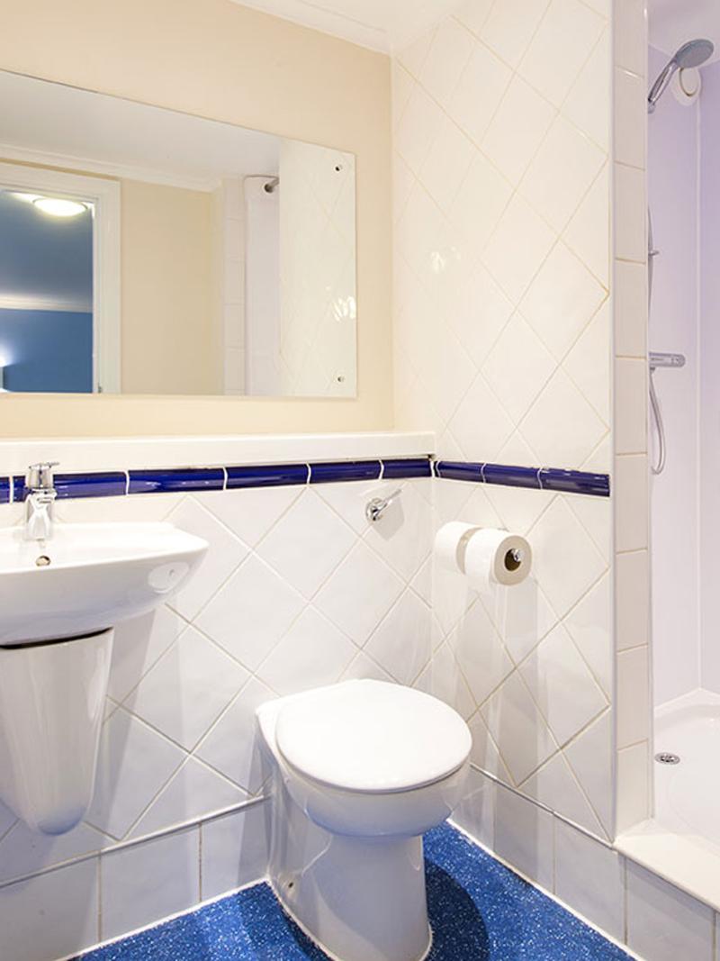 Travelodge Cardiff Airport Бари Екстериор снимка