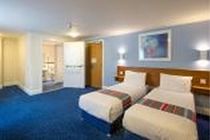 Travelodge Cardiff Airport Бари Екстериор снимка