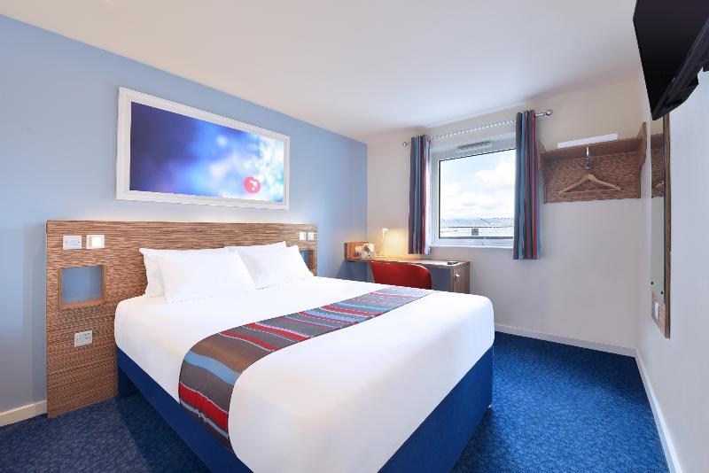 Travelodge Cardiff Airport Бари Екстериор снимка